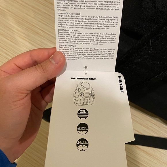 🆕 Oakley Bathroom Sink Backpack Y2K - Picture 8 of 16